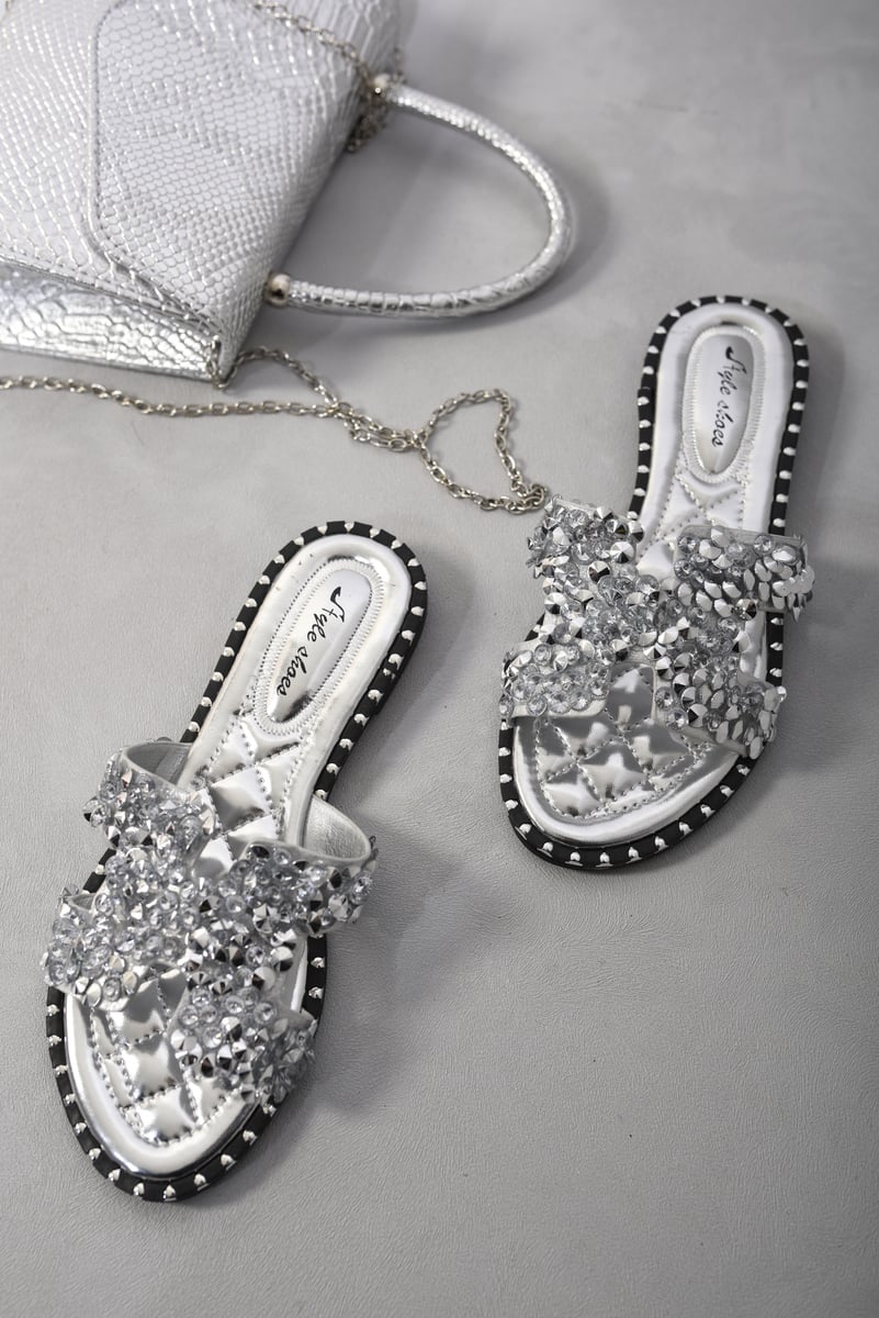 Embellished Open Toe Flat Sandals-5